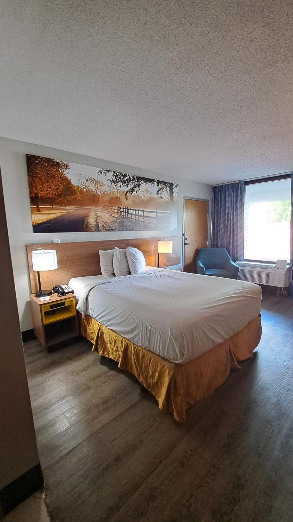 Days Inn & Suites By Wyndham Rocky Mount Golden East Экстерьер фото